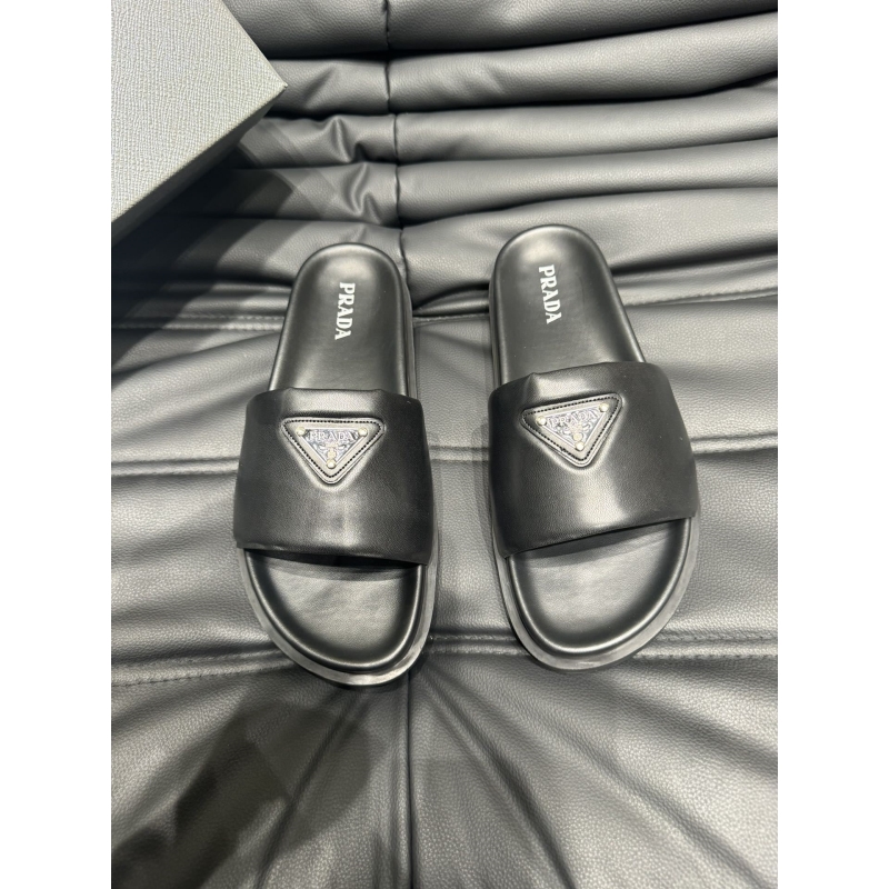 Pra*a slippers
